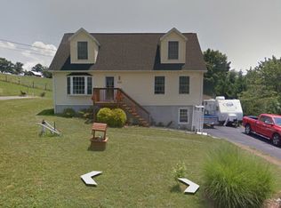 230 Jones St SE, Christiansburg, VA 24073