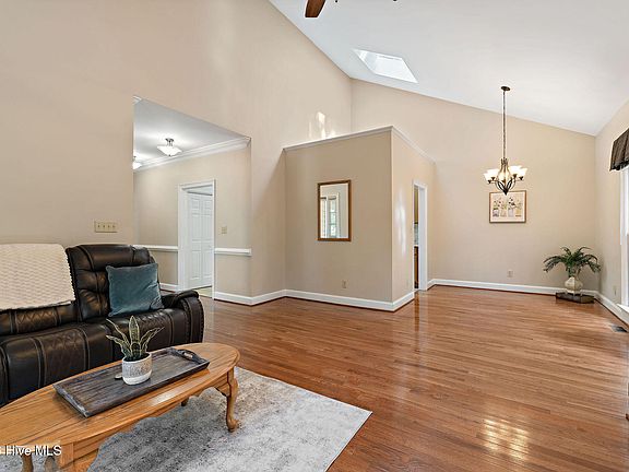 5th image of 8407 Wycombe Lane