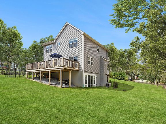 2nd image of 35 Starboard Rd