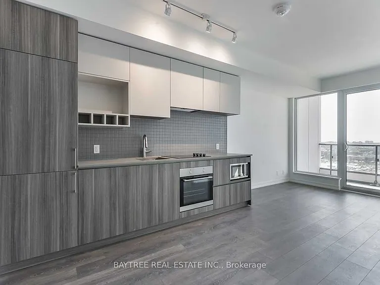 5 Buttermill Ave #3606 — Photo 1