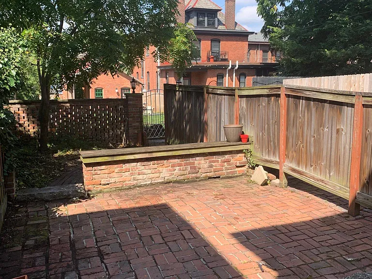 623 S Lazelle St — Photo 10