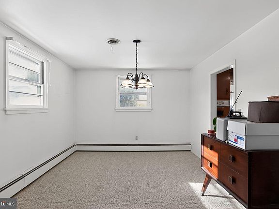 5th image of 10 Taylor St