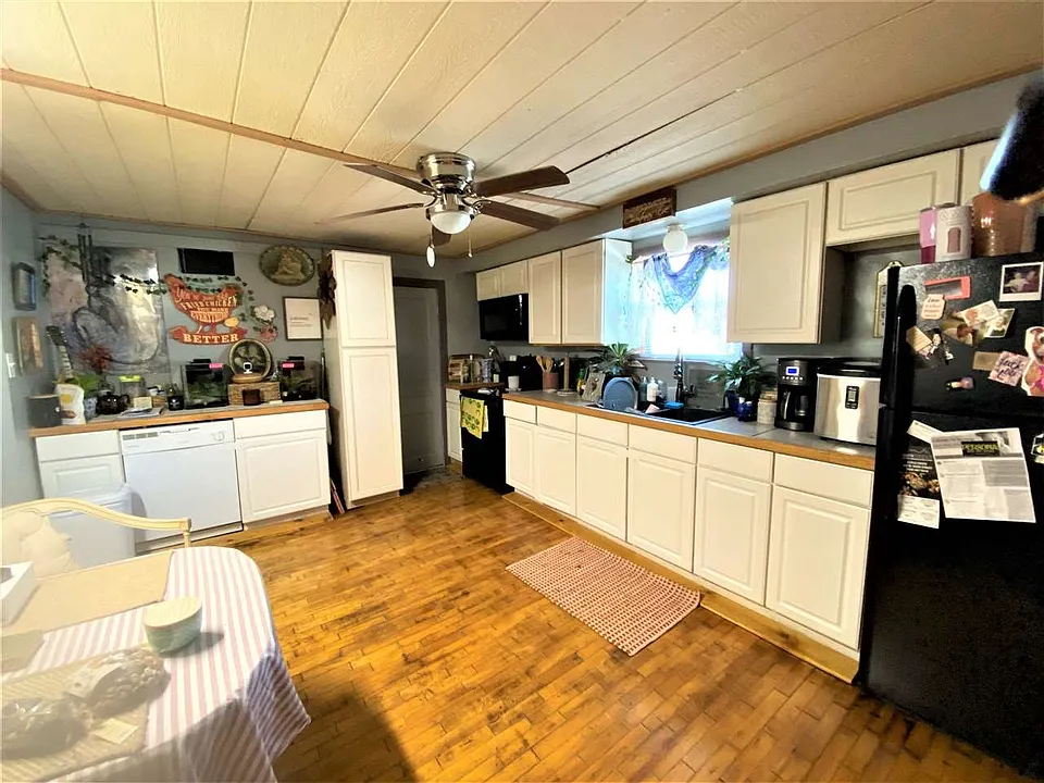Lower Kitchen