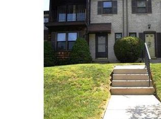 8 Bishop Dr, Aston, PA 19014