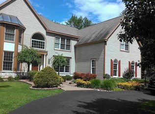 1067 Lamplighter Rd, Niskayuna, NY 12309