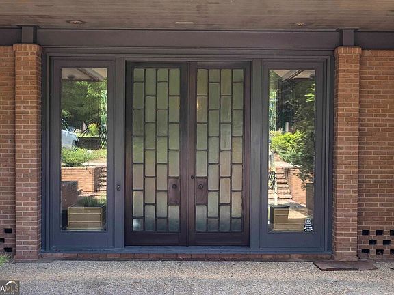 2nd image of 2718 Averett Dr