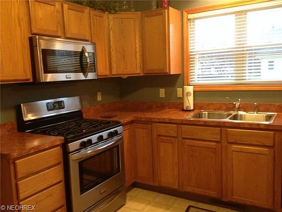 4th image of 421 Parkview Dr