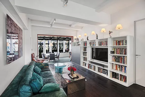 Rented by Compass | media 25