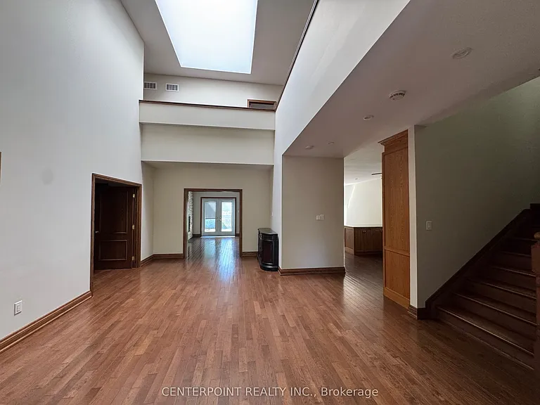 307 Hendon Ave — Photo 2