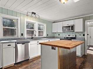 18 Mae Rogers Rd, Candler, NC 28715