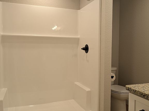 4th image of 3 Woodland Hills Dr