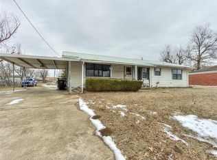 118 S 10th St, McLoud, OK 74851