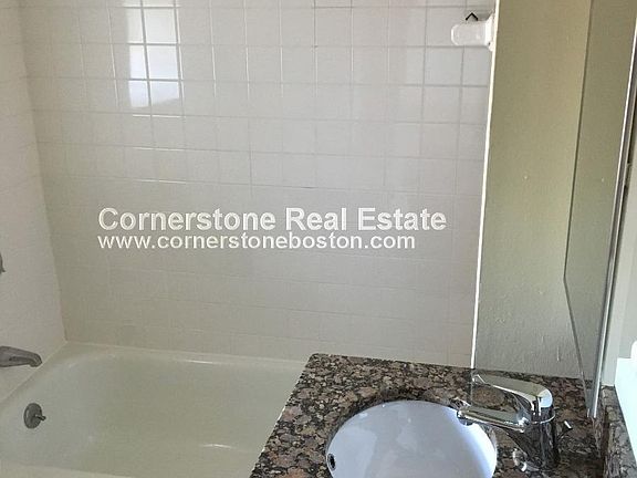 3rd image of 144 Saint Botolph St APT 43