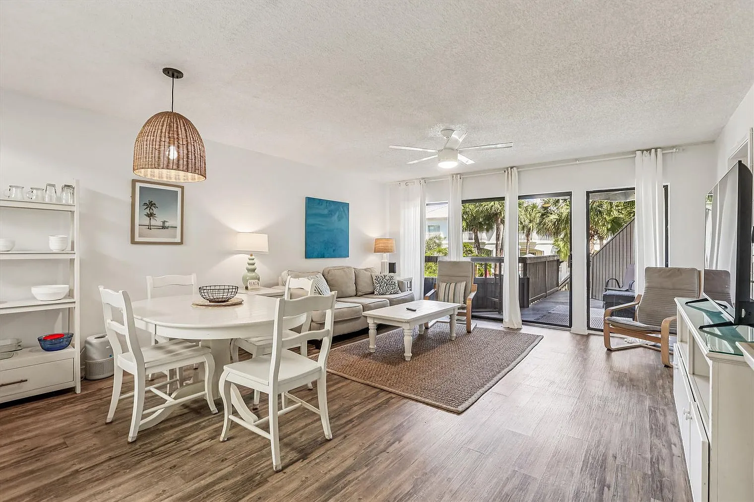 2 bed, 2.0 bath, 968 sqft, $3,249 — Photo 2