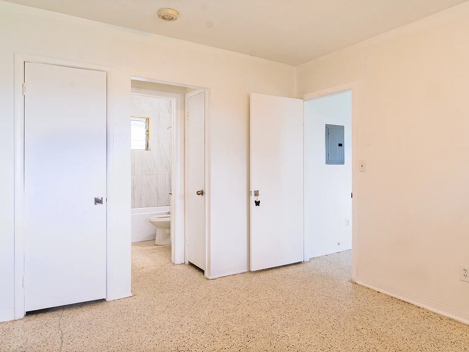 1605 NE 126 Street — Photo 3