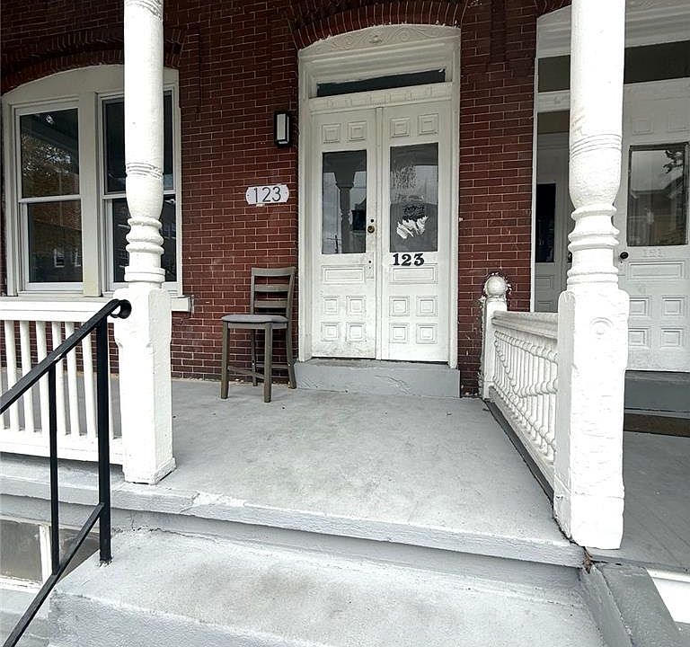 1st image of 123 N 11th St APT 1