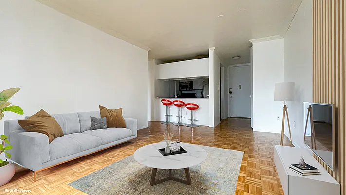 Rented by The Selita Agency | media 10