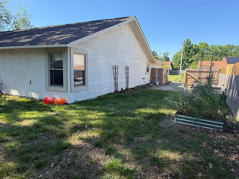 921 Bowling Green Trl — Photo 30