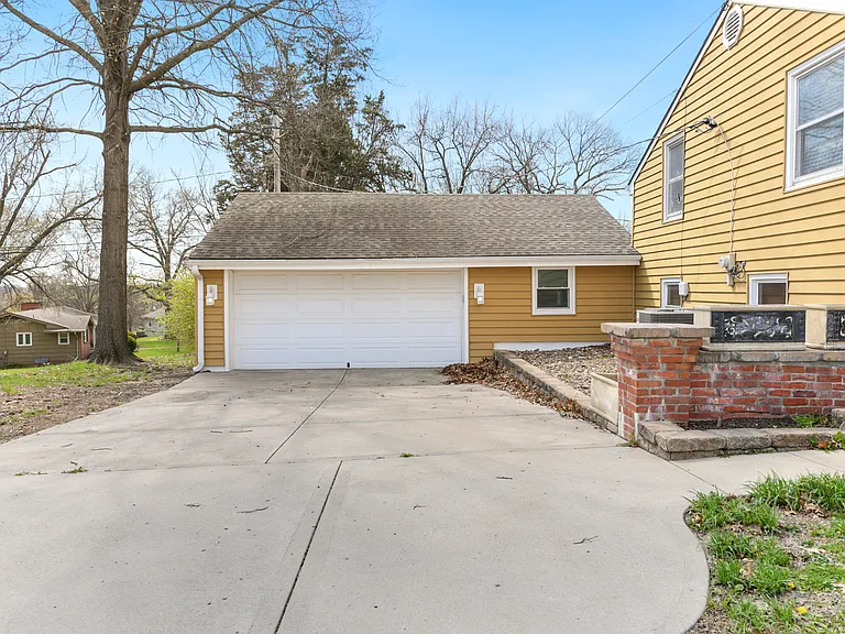 6000 N Lenox Ave — Photo 5