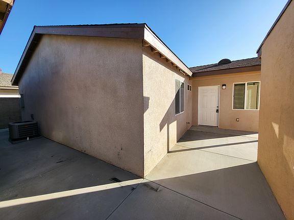 2nd image of 12318 Meadow Dr