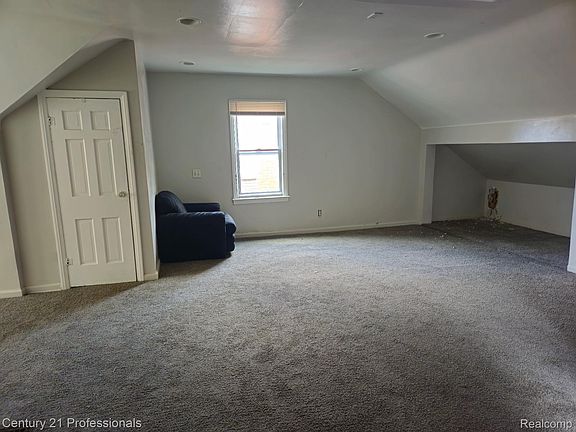 5th image of 9610 Rutland St