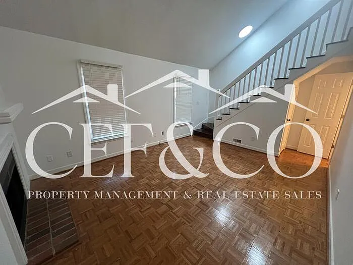 113 Inwood Ct — Photo 3