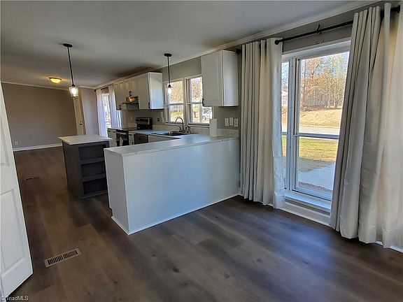 4th image of 5511 Bridgeway Dr