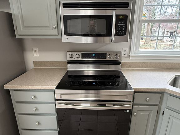 3rd image of 9228 Pebble Creek Way