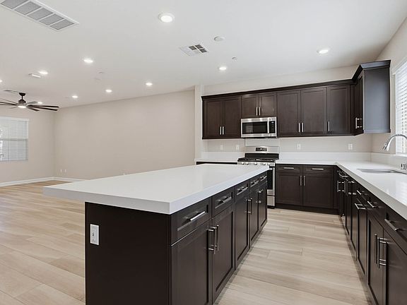 5th image of 1577 Castillo Way Unit 7