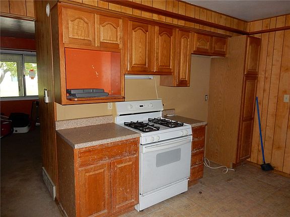 3rd image of 3359 Royal Oak Dr