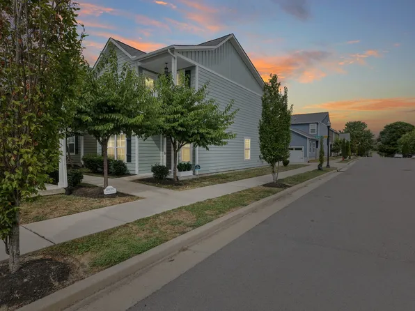 2201 Village Park Ct, Old Hickory, TN 37138