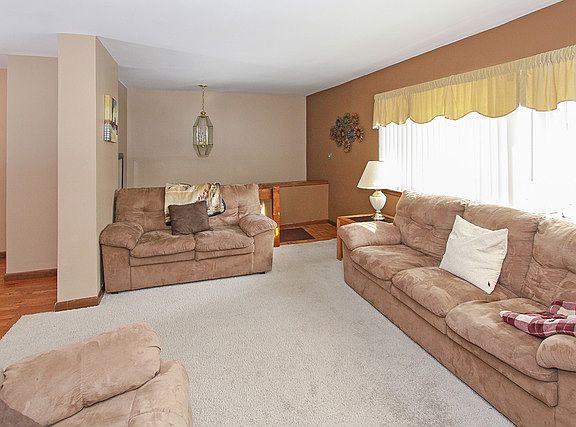 2nd image of 5310 Newport Dr