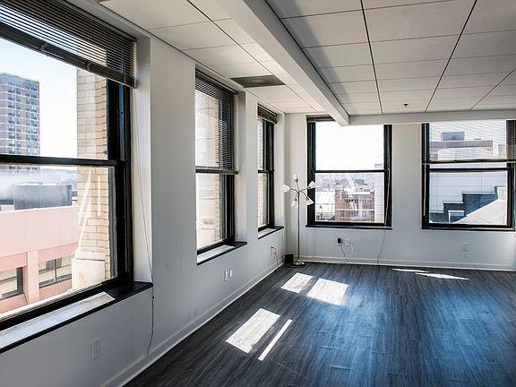 3rd image of 108 W Jefferson St APT 701