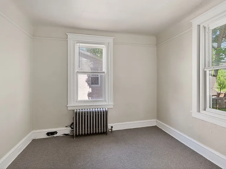332 W Washington St — Photo 7