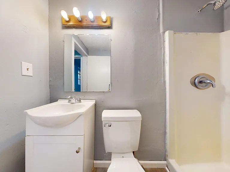 154-156 Gordon Pl — Photo 7