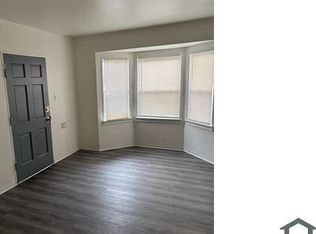 6713 S Van Ness Ave, Los Angeles, CA 90043