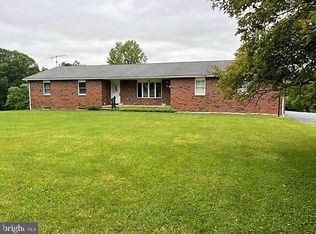 265 Pine Grove Rd, Hanover, PA 17331