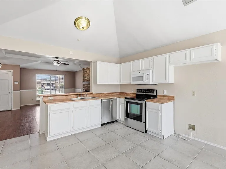 5722 Westchase Dr — Photo 8