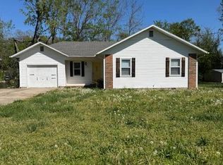 107 Array St, Cassville, MO 65625