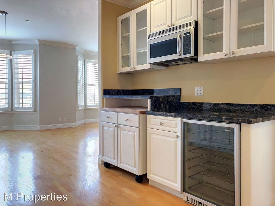 1st image of 128 Wood St #3