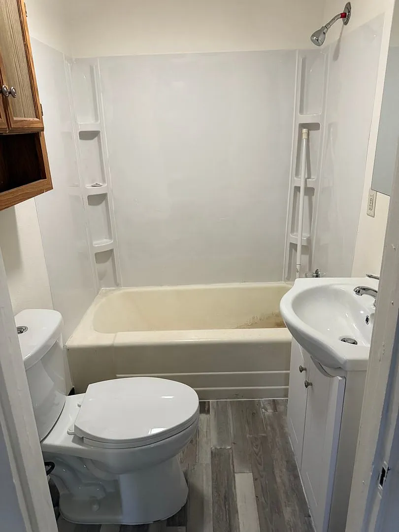 Cozy 4 Bedroom / 1 Bathroom For Rent — Photo 4