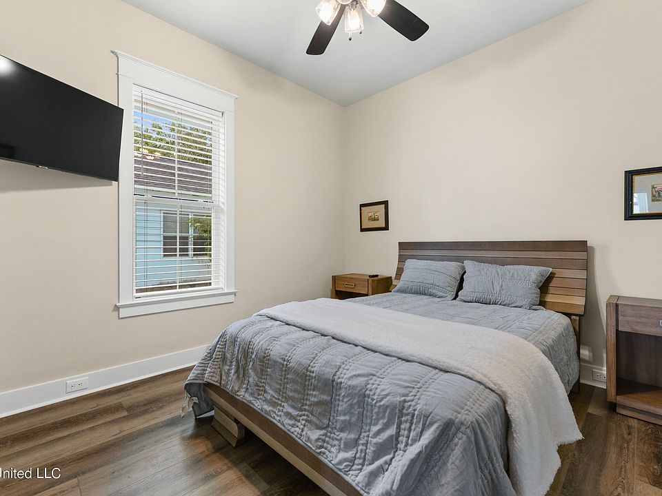 813 General Pershing Ave, Ocean Springs, MS 39564 Zillow