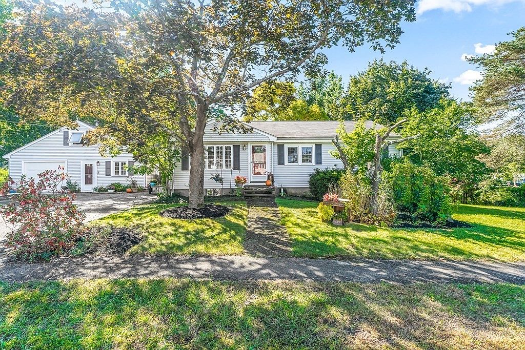 22 Clearwater Rd Peabody MA 01960 Zillow