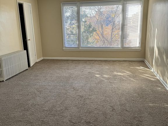 3rd image of 305 E 1st Ave