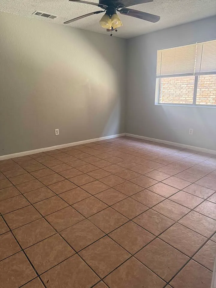 2 bed, 720 sqft, $800 — Photo 4