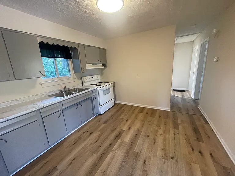 301 N Sherwood Ave — Photo 8