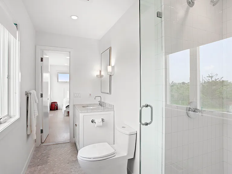545 Daniels Ln — Photo 12