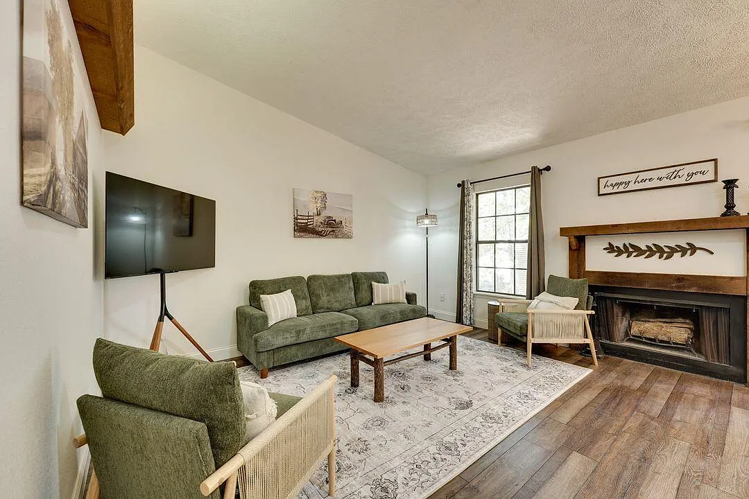2 bed, 726 sqft, $1,500 — Photo 1