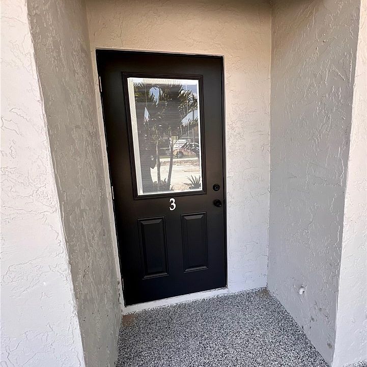 1st image of 4102 SE 19th Pl #11