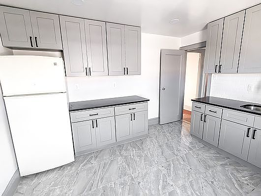 5th image of 3338 72nd St #3